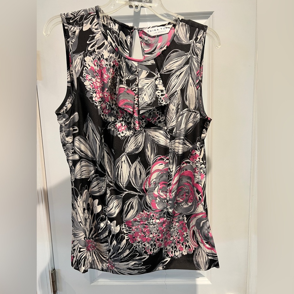 TRINA TURK beautifully tailored 100% silk top